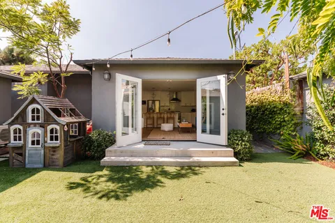 $1,995,000 | 5116 Pickford Way, Culver City, CA 90230
