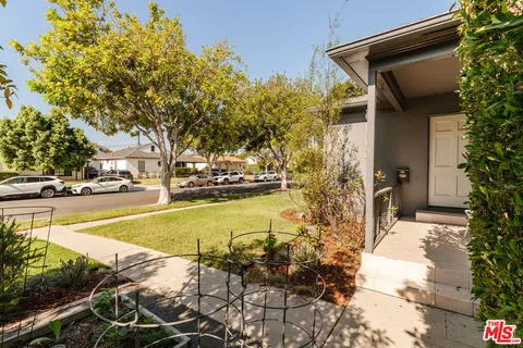 $1,995,000 | 5116 Pickford Way, Culver City, CA 90230