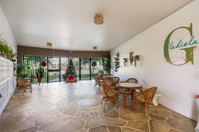 $115,000 | 4801 Northwest 34th Street, Unit 406, Lauderdale Lakes, FL 33319