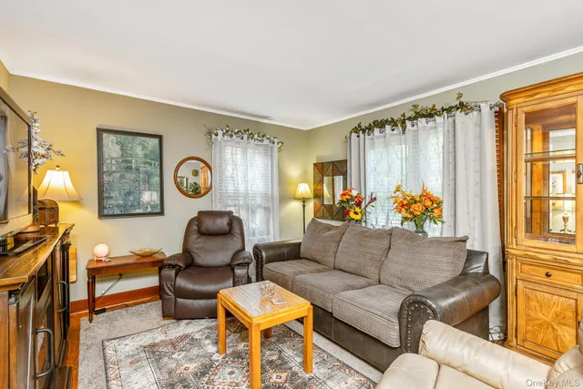 $849,000 | 5660 Sound Avenue, Mattituck, NY 11952