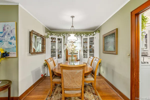$799,000 | 5660 Sound Avenue, Mattituck, NY 11952