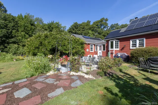 $849,000 | 5660 Sound Avenue, Mattituck, NY 11952