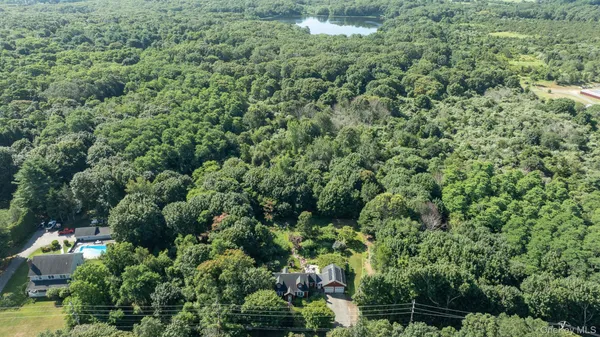 $799,000 | 5660 Sound Avenue, Mattituck, NY 11952