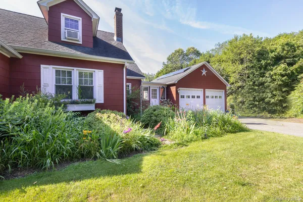 $799,000 | 5660 Sound Avenue, Mattituck, NY 11952
