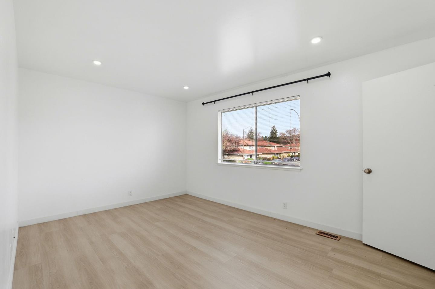 861 Wyman Way, Unit 2 San Jose, CA 95133 - Photo 24 of 33