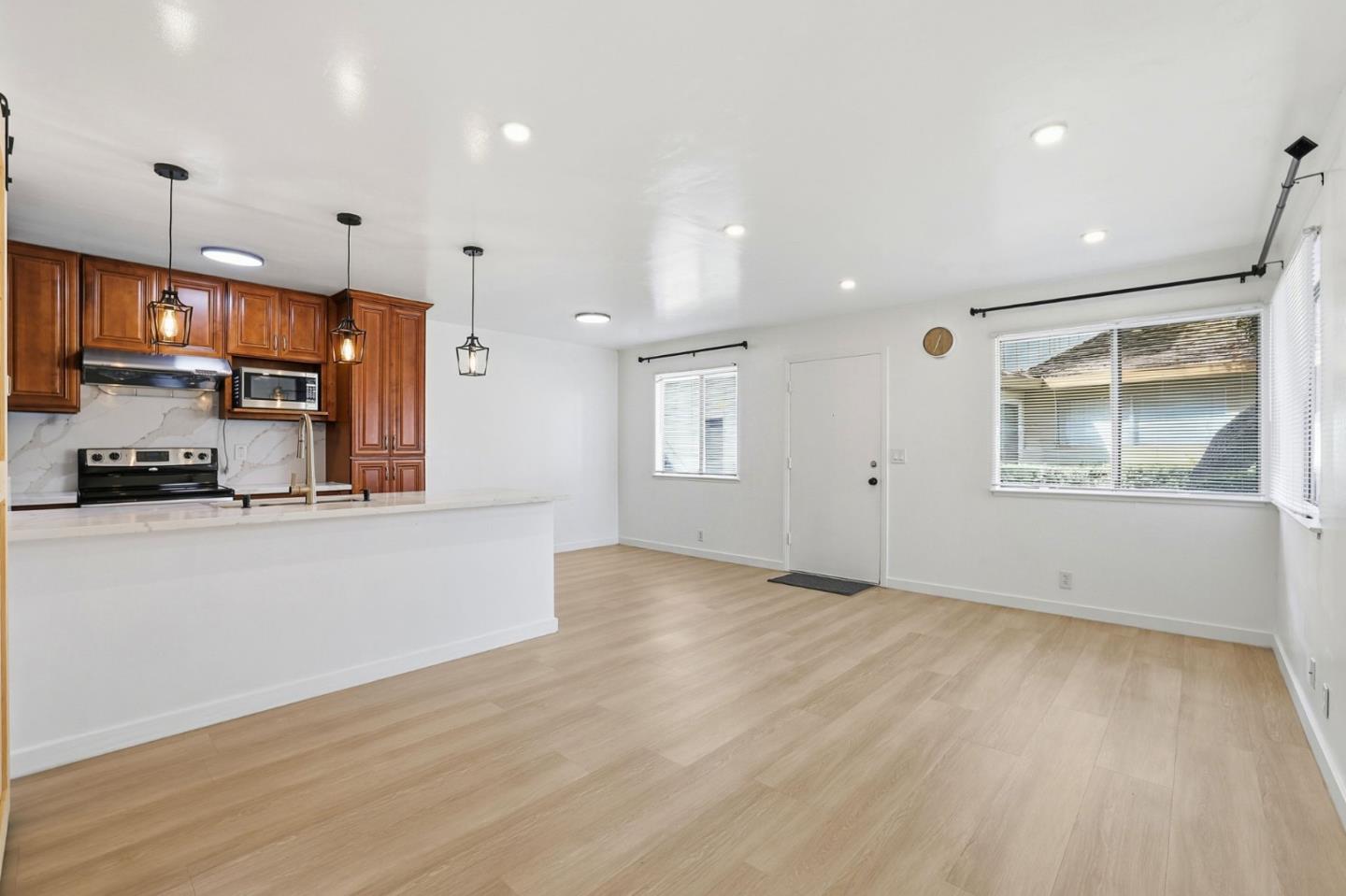 861 Wyman Way, Unit 2 San Jose, CA 95133 - Photo 8 of 33