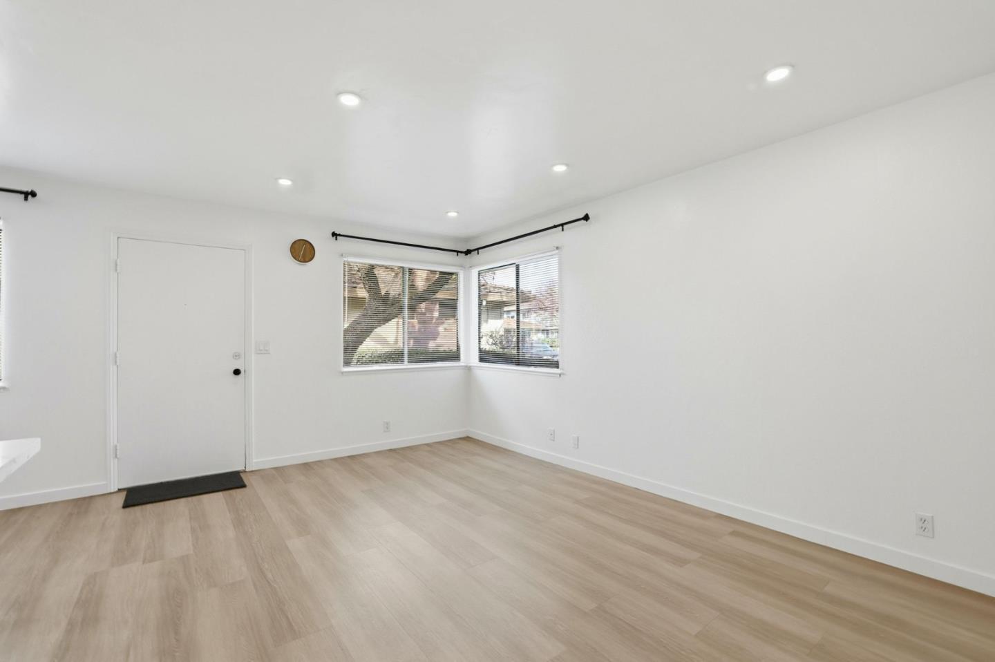 861 Wyman Way, Unit 2 San Jose, CA 95133 - Photo 10 of 33