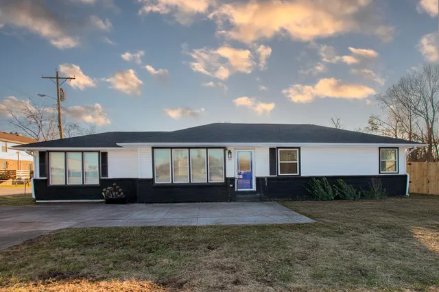 $2,500 | 1111 Westchester Drive, Nashville, TN 37207