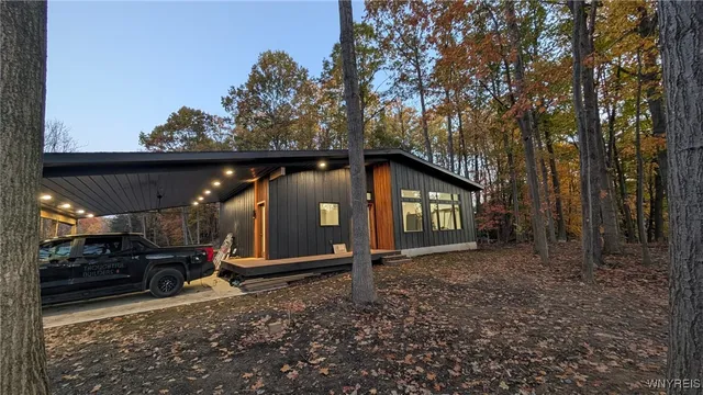 $1,100,000 | 1221 Rice Road, Elma, NY 14059