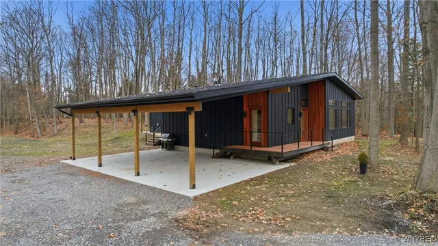 $950,000 | 1221 Rice Road, Elma, NY 14059