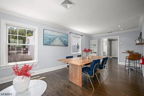 $1,049,000 | 18 Sunset Drive, Millburn, NJ 07041
