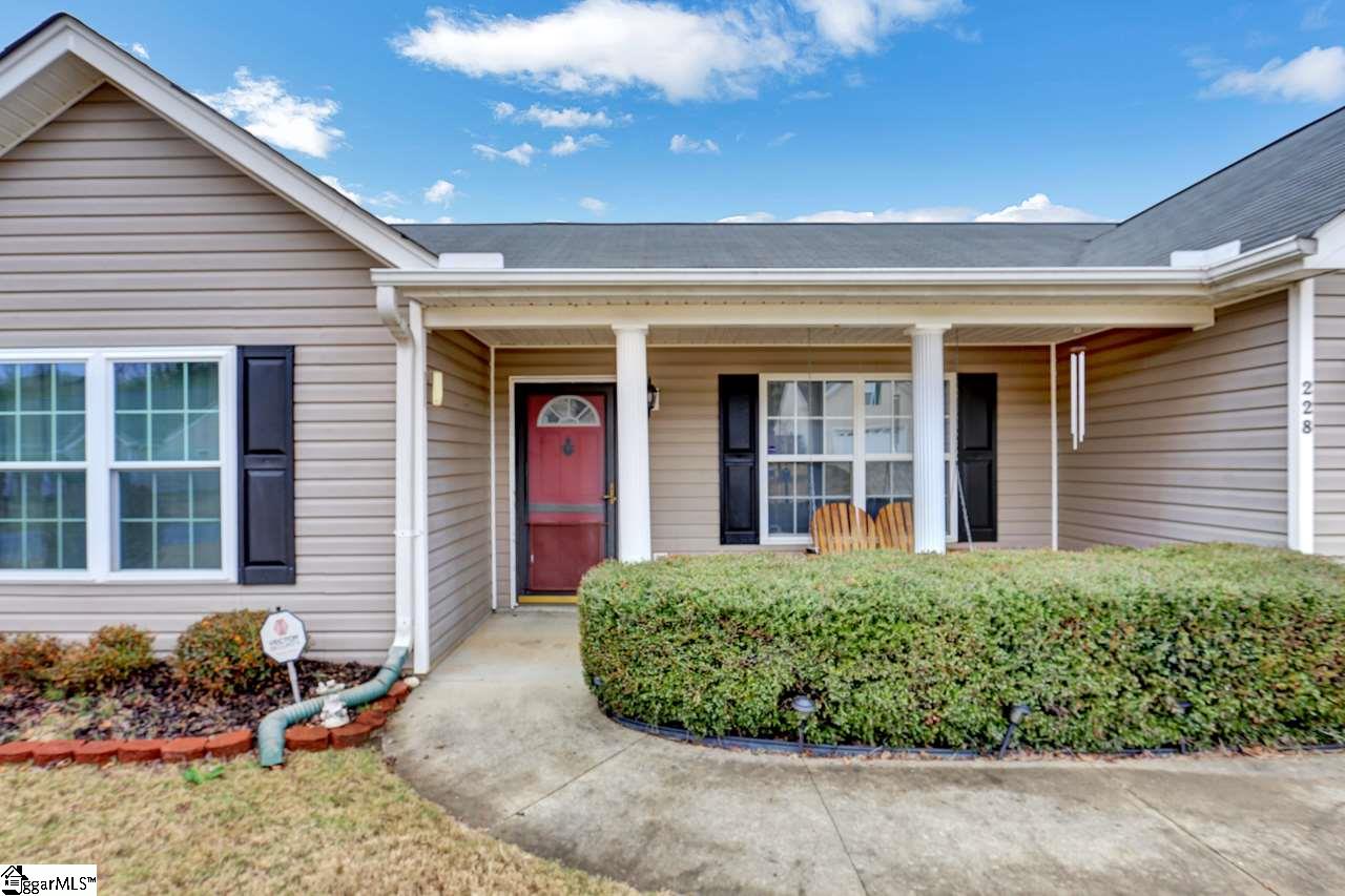 228 Rivers Edge Drive Easley, SC 29642 - Photo 2 of 29 Gallery Image 2