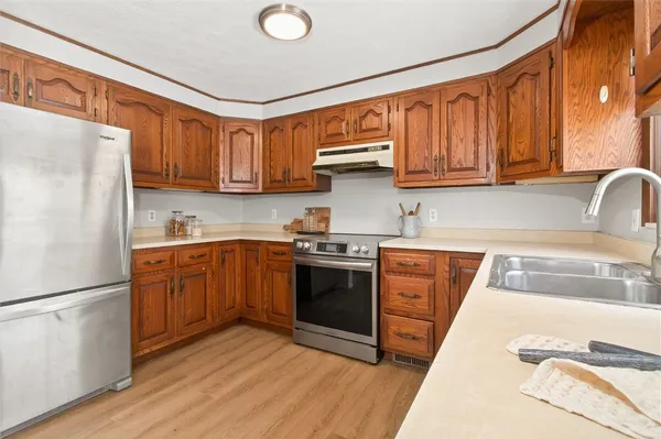 $279,900 | 45 Marberth Drive, Henrietta, NY 14467