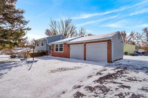 $279,900 | 45 Marberth Drive, Henrietta, NY 14467