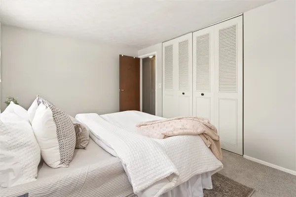 $279,900 | 45 Marberth Drive, Henrietta, NY 14467