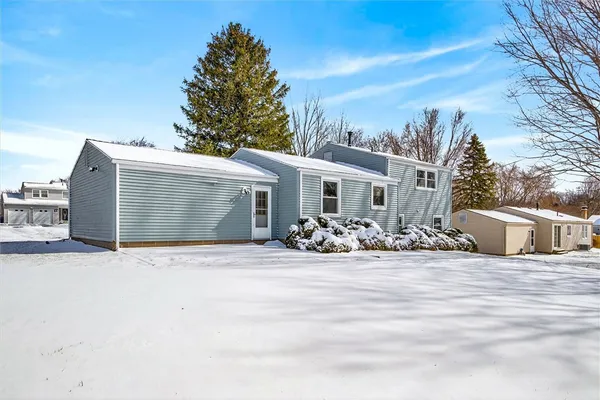 $279,900 | 45 Marberth Drive, Henrietta, NY 14467