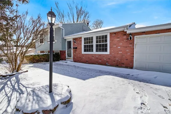 $279,900 | 45 Marberth Drive, Henrietta, NY 14467