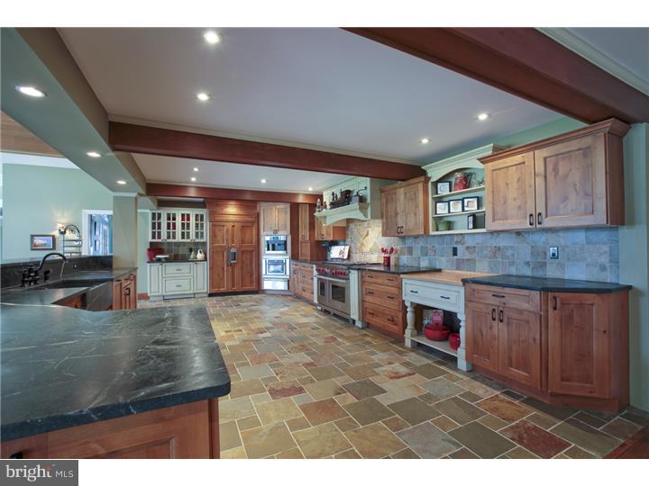 360 Woodhill Road Newtown, PA 18940 - Photo 7 of 25 Kitchen
