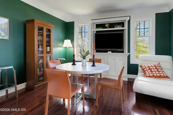 $3,450,000 | 16 Summit Road, Riverside, CT 06878