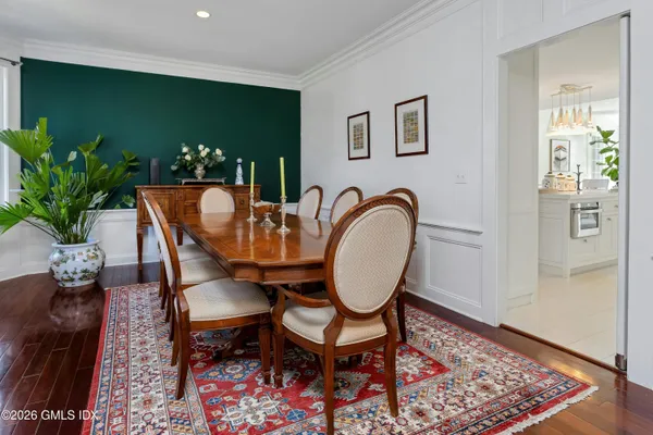 $3,450,000 | 16 Summit Road, Riverside, CT 06878