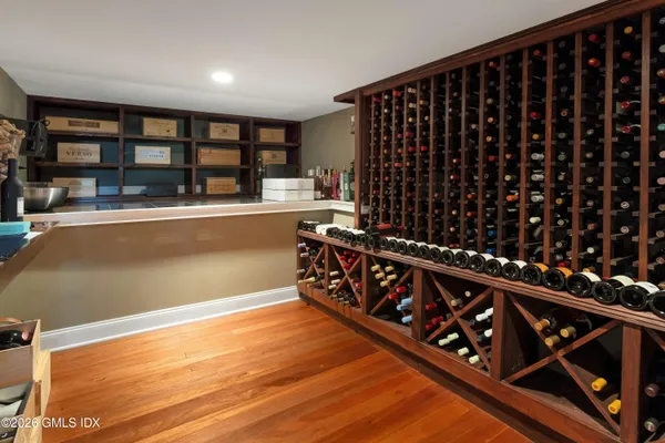 $3,450,000 | 16 Summit Road, Riverside, CT 06878