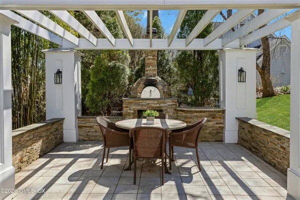 $3,450,000 | 16 Summit Road, Riverside, CT 06878