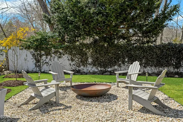 $3,450,000 | 16 Summit Road, Riverside, CT 06878