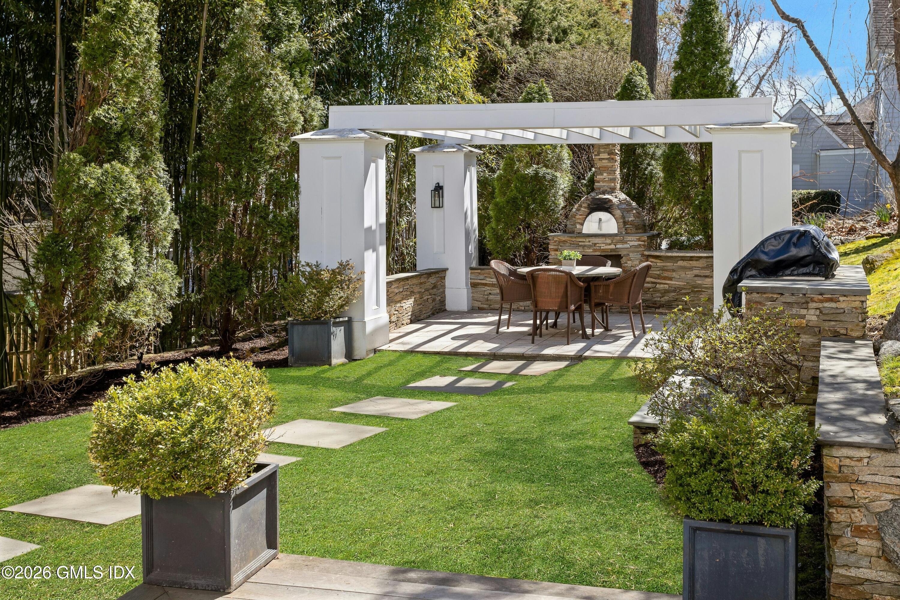 16 Summit Road Riverside, CT 06878 - Photo 4 of 34 004-491221-_X0A1078_14556842