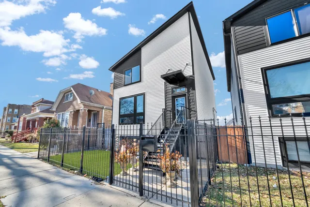 $5,000 | 1522 North Leamington Avenue, Chicago, IL 60651