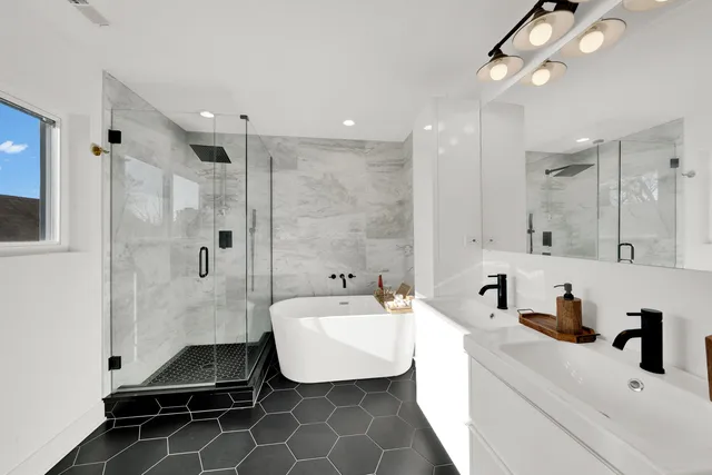 $5,000 | 1522 North Leamington Avenue, Chicago, IL 60651