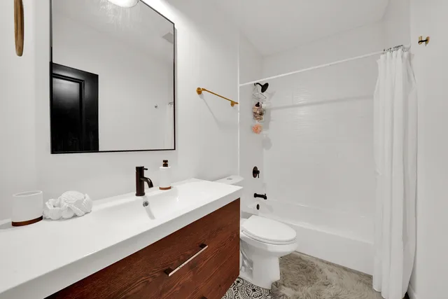 $5,000 | 1522 North Leamington Avenue, Chicago, IL 60651