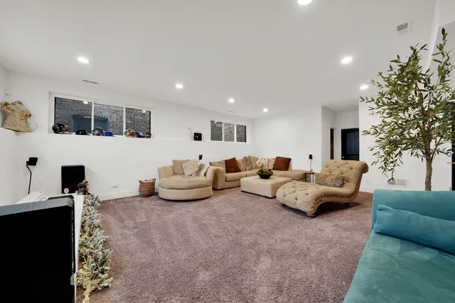 $5,000 | 1522 North Leamington Avenue, Chicago, IL 60651