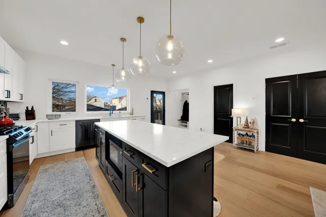 $5,000 | 1522 North Leamington Avenue, Chicago, IL 60651