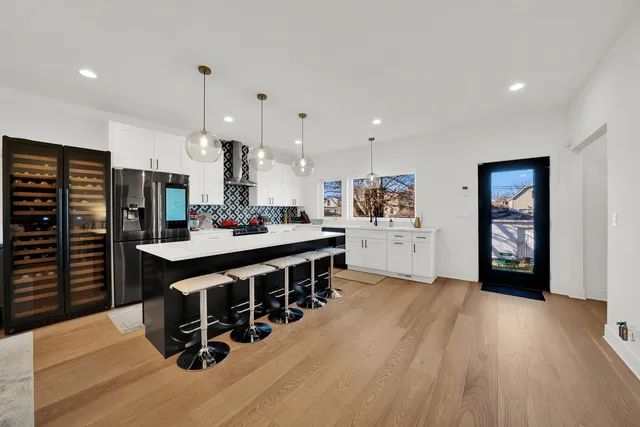 $5,000 | 1522 North Leamington Avenue, Chicago, IL 60651