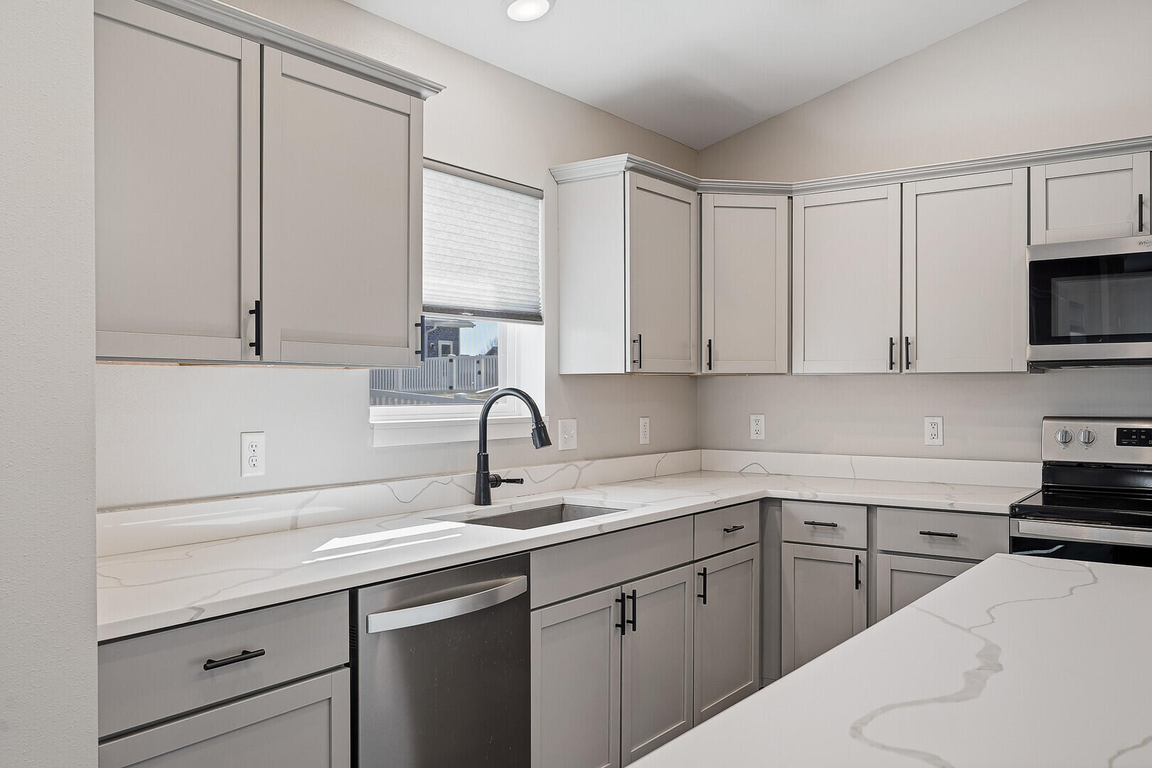 2075 Willow Run Reedsburg, WI 53959 - Photo 12 of 37 Kit5