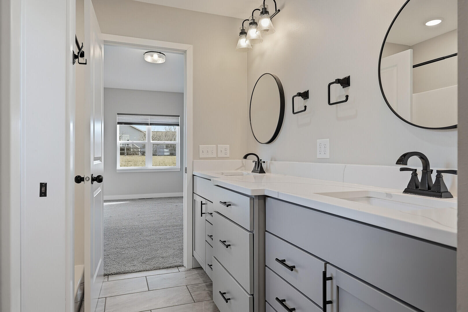 2075 Willow Run Reedsburg, WI 53959 - Photo 19 of 37 Primary Bath2