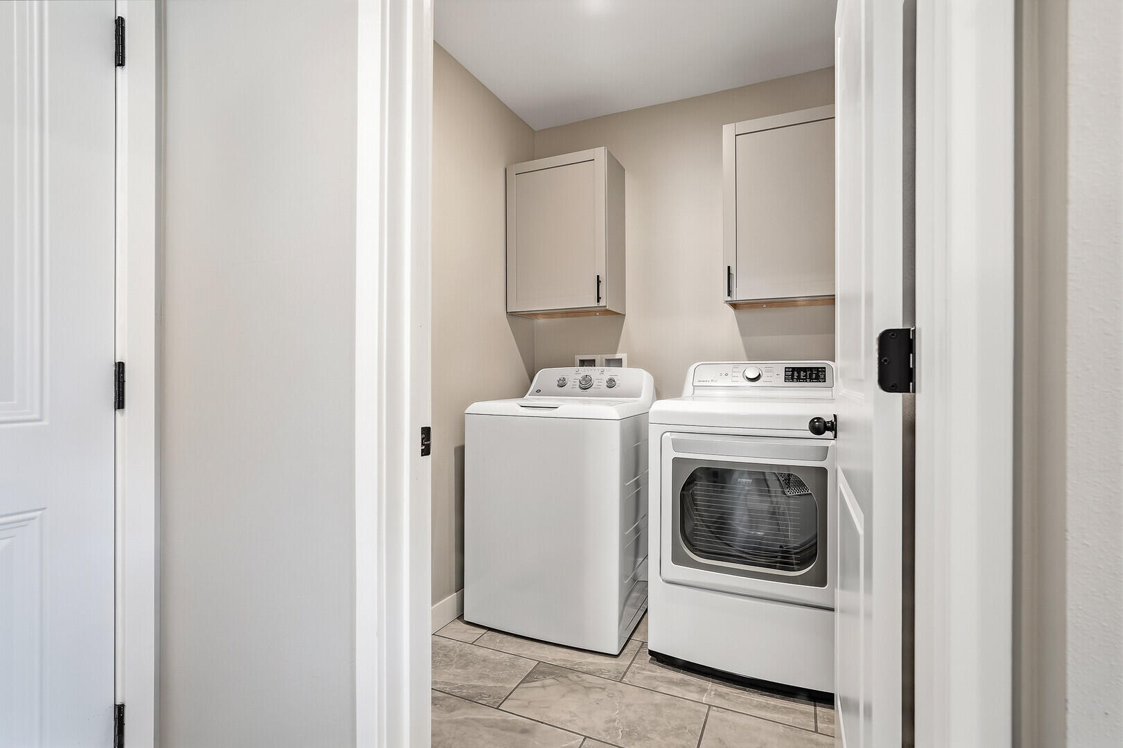 2075 Willow Run Reedsburg, WI 53959 - Photo 26 of 37 Laundry1