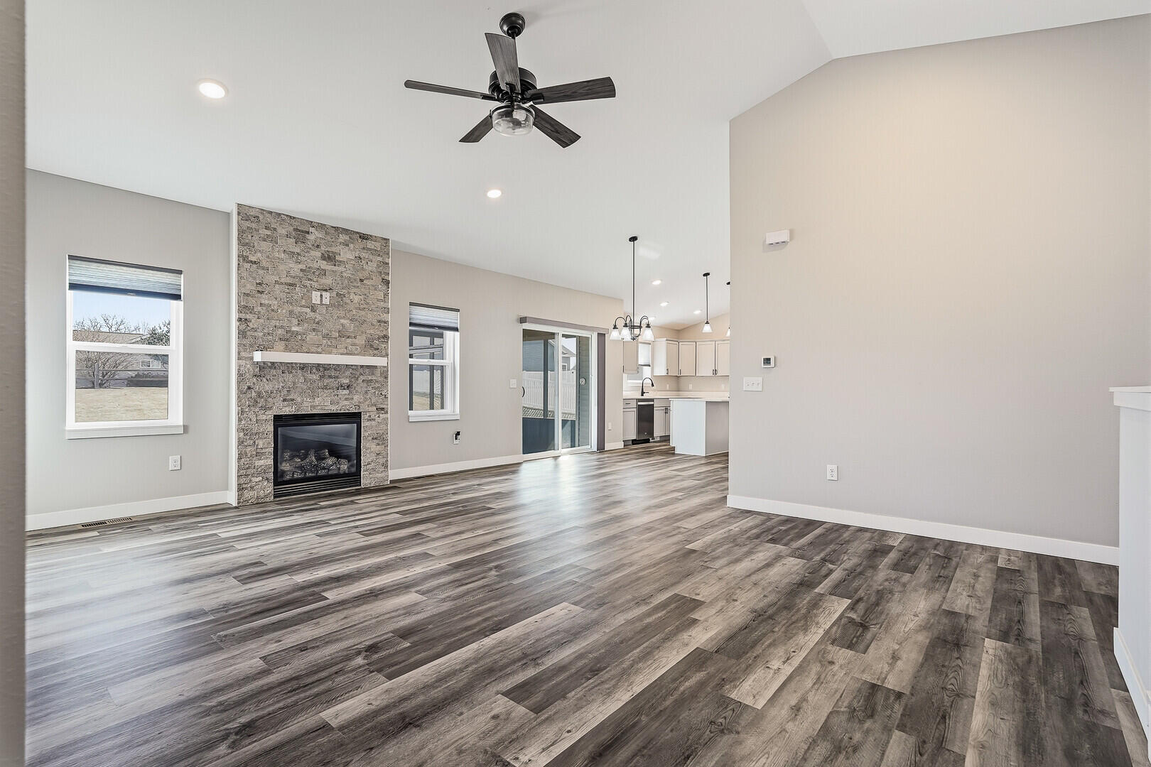 2075 Willow Run Reedsburg, WI 53959 - Photo 5 of 37 LR2