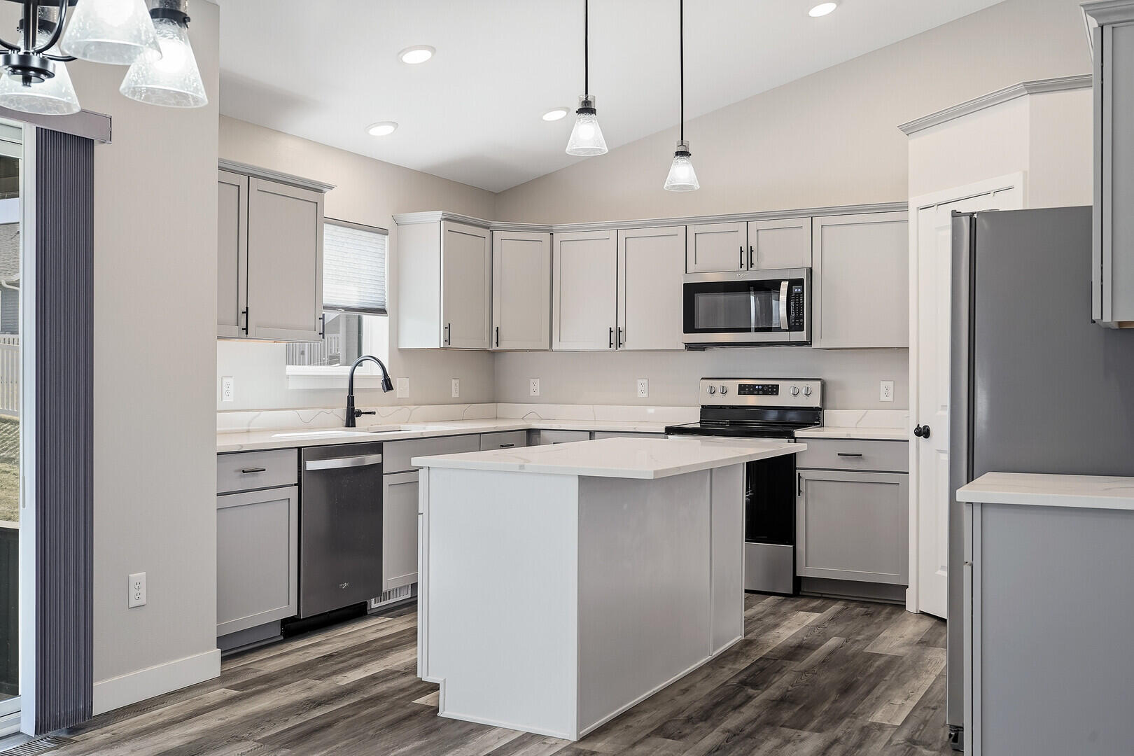 2075 Willow Run Reedsburg, WI 53959 - Photo 10 of 37 Kit3