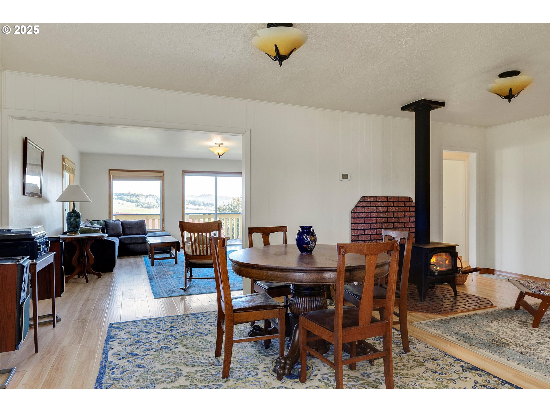 9030 Northwest Pike Road Yamhill, OR 97148 - Photo 11 of 48 Living Room/Dining Room