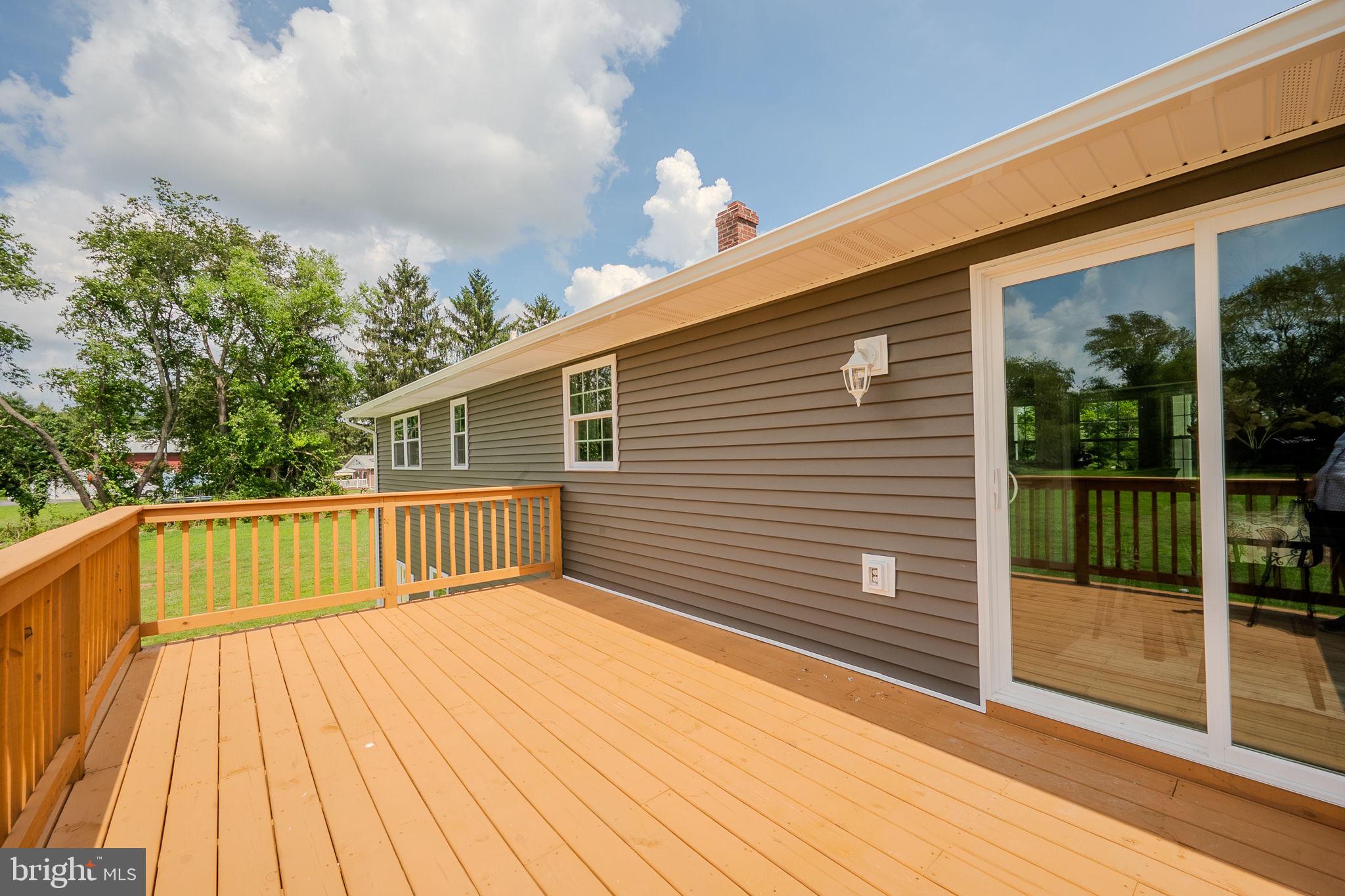 841 Reybold Drive New Castle, DE 19720 - Photo 20 of 51 Deck off kitchen