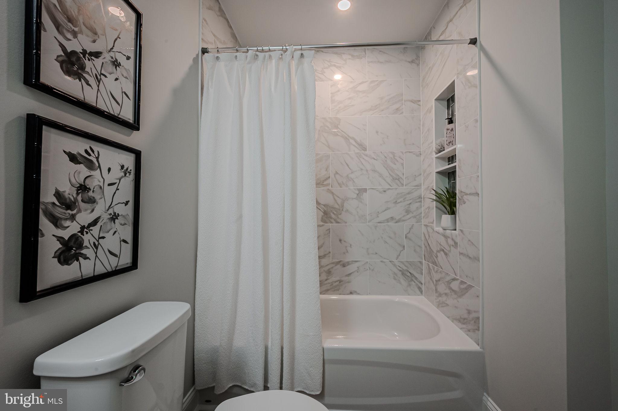 841 Reybold Drive New Castle, DE 19720 - Photo 32 of 51 Main Hall Bath