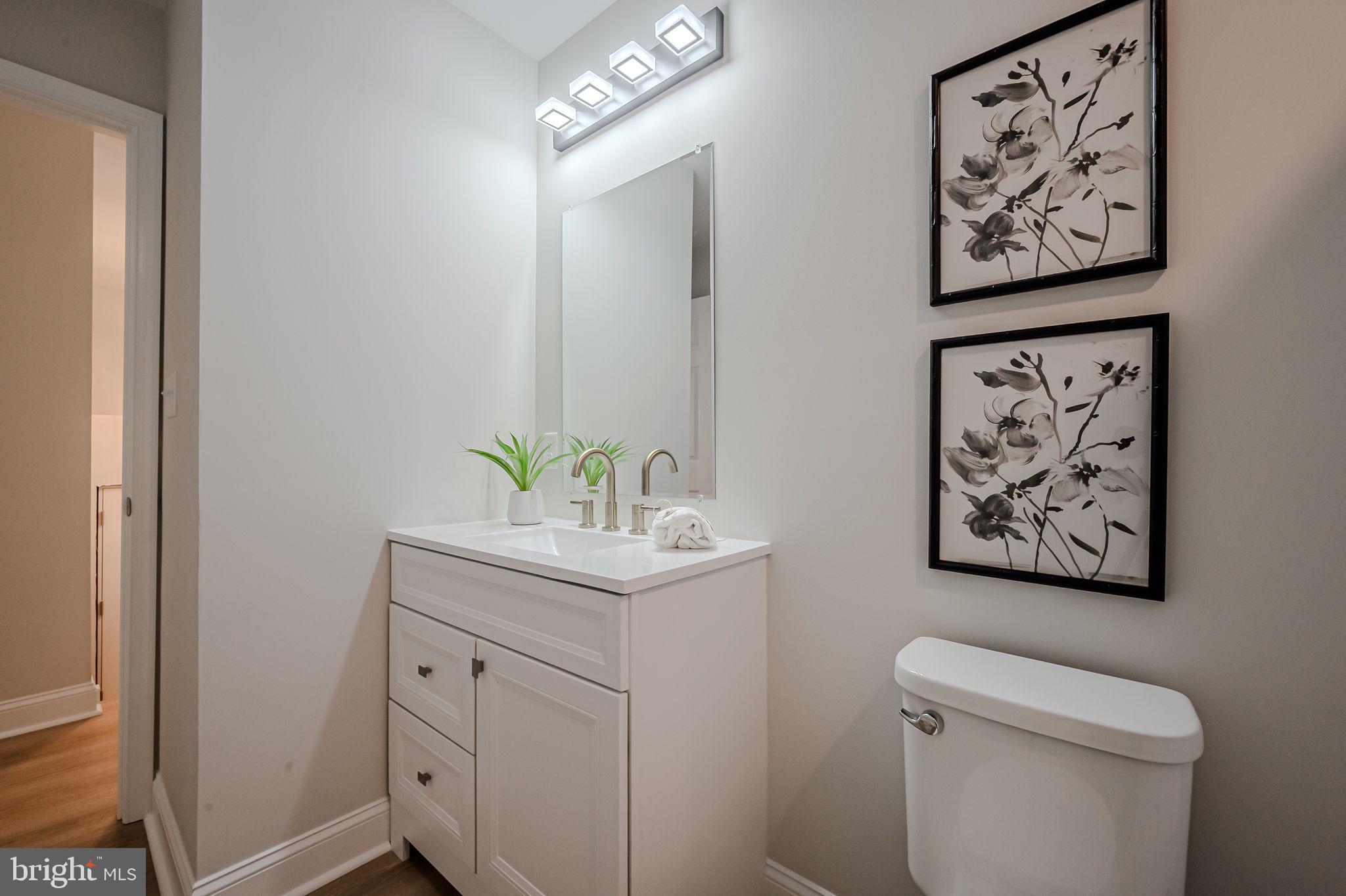 841 Reybold Drive New Castle, DE 19720 - Photo 33 of 51 Main Hall Bath