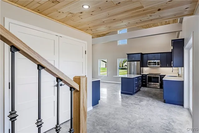 $2,500 | 118a Kirkland Avenue, Kirkland, NY 13323