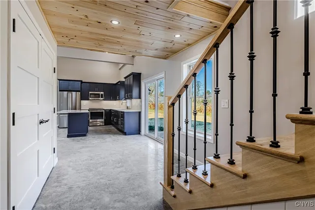 $2,500 | 118a Kirkland Avenue, Kirkland, NY 13323