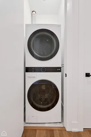 a close up view of a washer and dryer