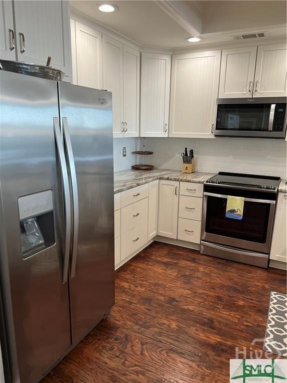 2902 River Drive, Unit D301 Savannah, GA 31404 - Photo 3 of 28