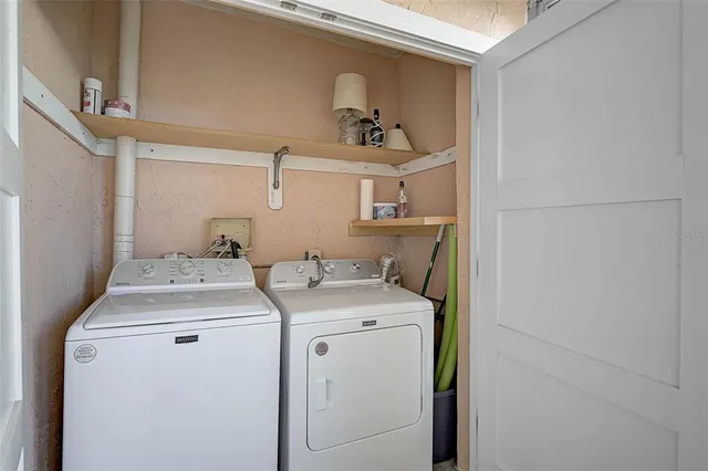 $168,900 | 3585 Lake Bayshore Drive, Unit J301, Bradenton, FL 34205