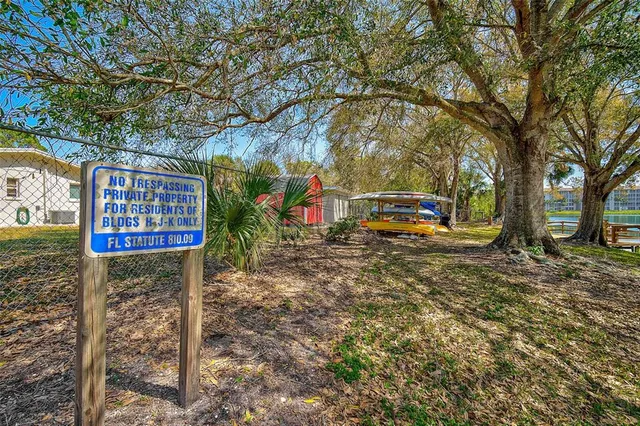 $168,900 | 3585 Lake Bayshore Drive, Unit J301, Bradenton, FL 34205