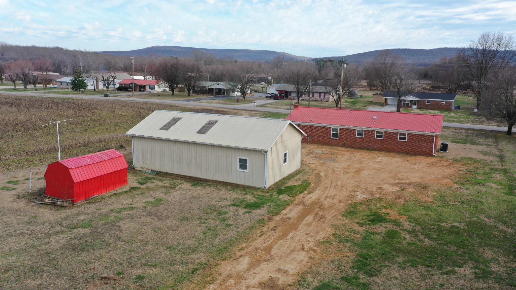394 Limestone Road Elora, TN 37328 - Photo 7 of 31 a view of a houses with yard and mountain view